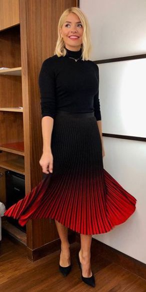 Holly Willoughby's red and black ombre skirt just got everyone talking ...