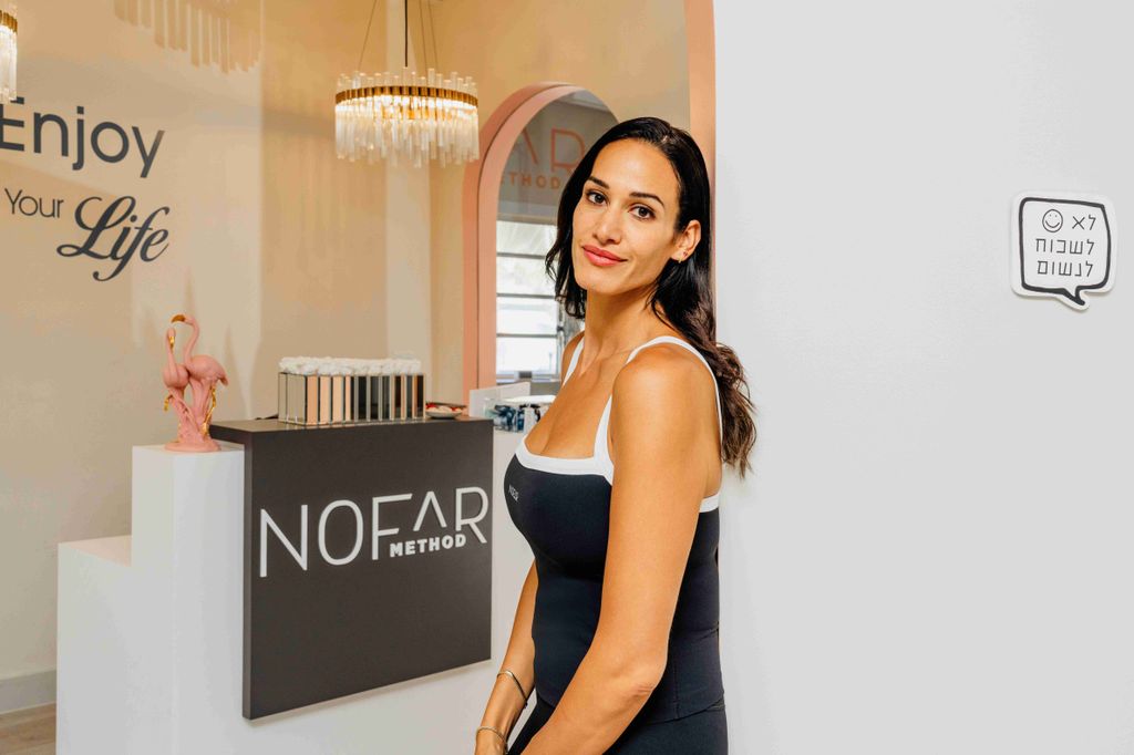 Nofar dans son studio de Pilates 