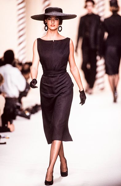 Supermodel Linda Evangelista&rsquo;s most unforgettable runway moments | HELLO!