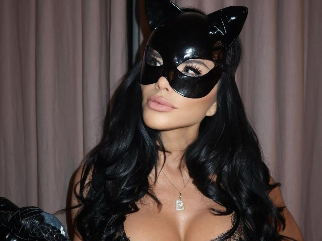 Lauren Sanchez dresses up as Catwoman for Halloween, shared on Instagram