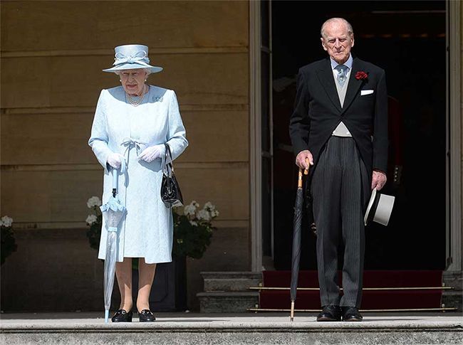 the queen and prince philip garden party
