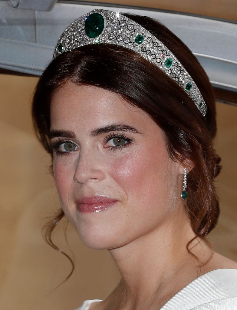 A princesa Eugenie de York da Grã-Bretanha chega para assistir ao casamento da princesa Eugenie de York da Grã-Bretanha com Jack Brooksbank na Capela de São Jorge, Castelo de Windsor, em Windsor, em 12 de outubro de 2018