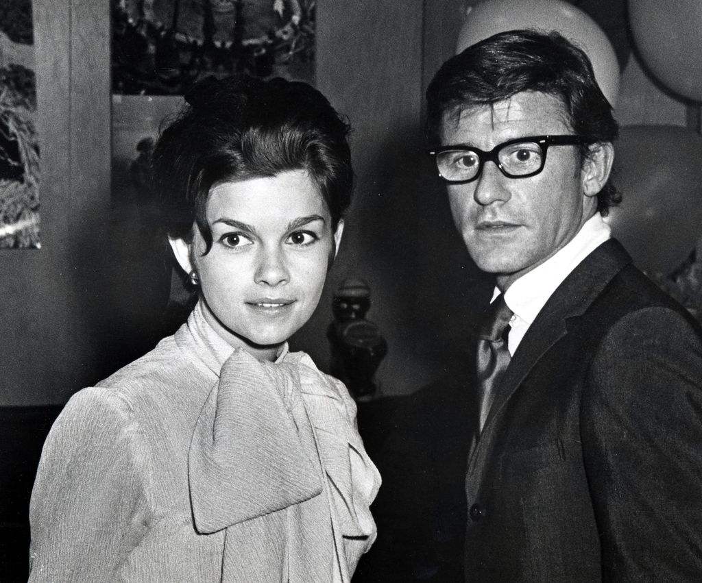 Qu'est-il arrivé à Geneviève Bujold, co-vedette de Richard Burton, nominée aux Oscars ? 1 Geneviève Bujold et Roddy McDowall sur une photo en noir et blanc