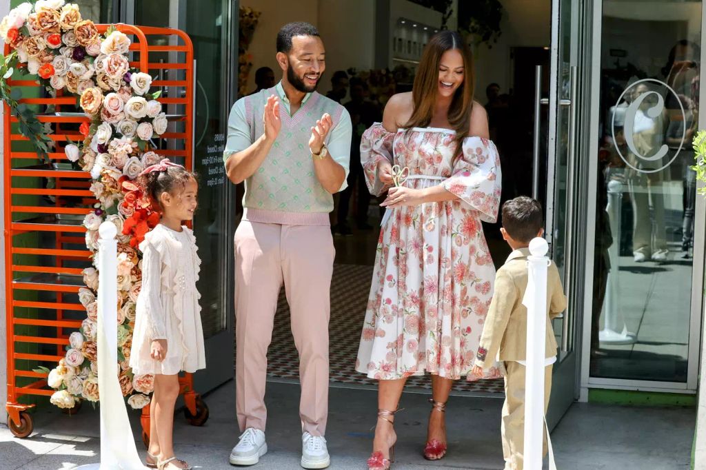 Chrissy Teigen and John Legend step out with all four children at ...
