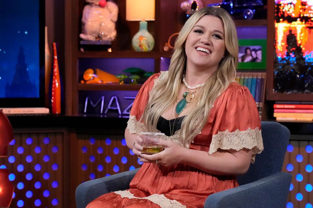 Kelly Clarkson appears on Watch What Happens Live