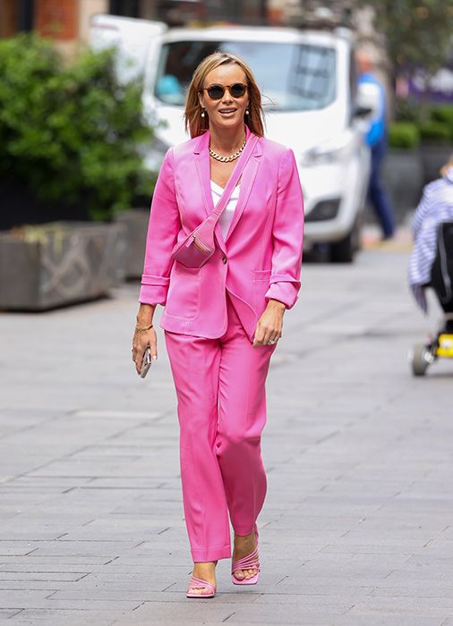 amanda holden pink suit