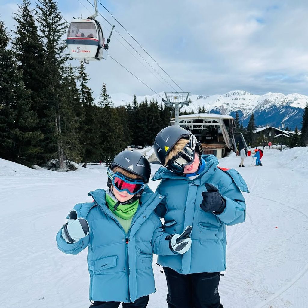 Cat Deeley's sons in matching blue ski jackets