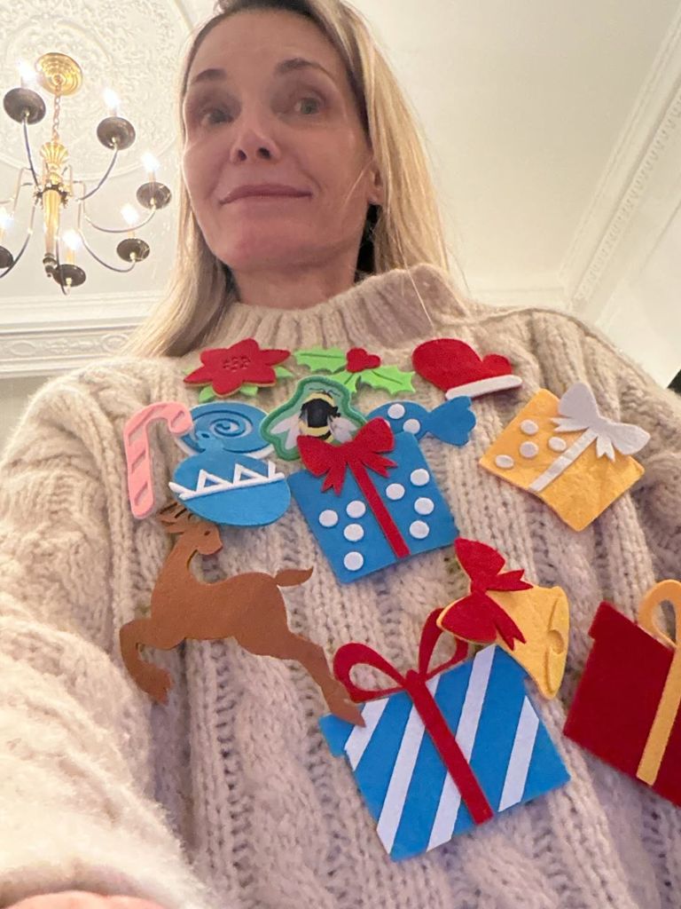 Michelle pfeiffer christmas sweater