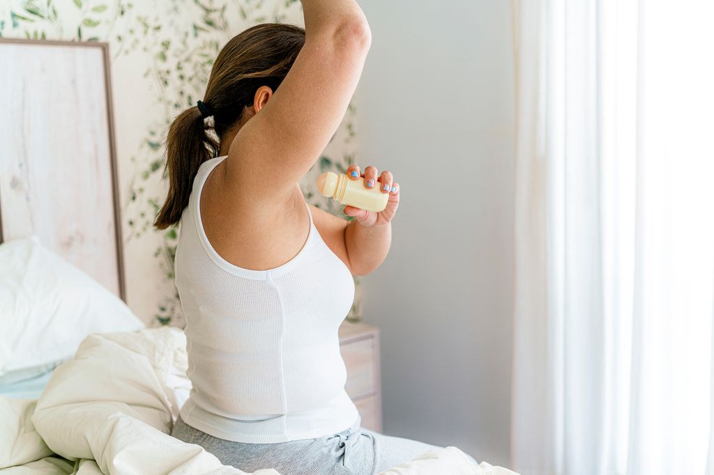 Notre expert explique pourquoi la périménopause pourrait vous inciter à changer de déodorant
