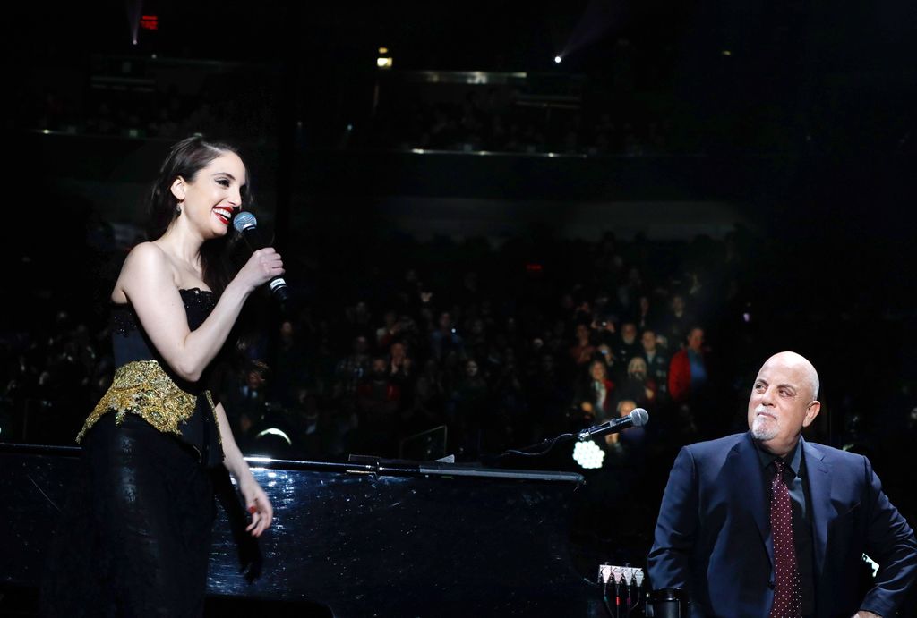 Alexa singing with her father Billy Joel 