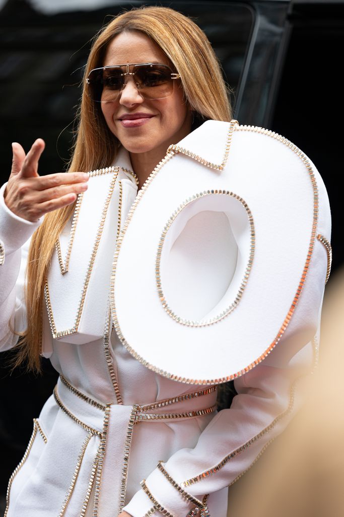  Shakira is seen outside Viktor & Rolf during the Haute Couture Fall/Winter 2023/2024 