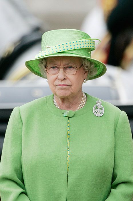 queen at trooping the colour