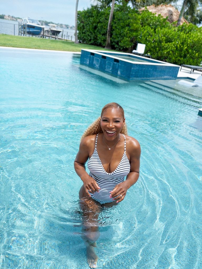 serena williams wearing swimsuit in swimming pool