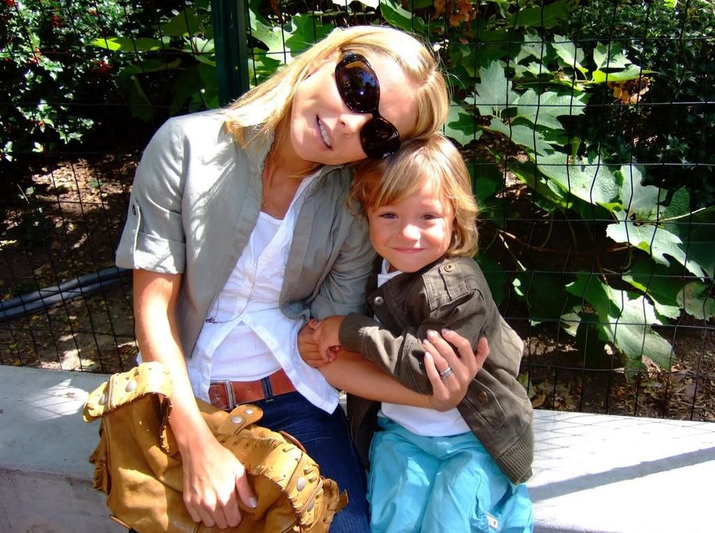 Kelly Ripa et Joaquin Consuelos s'embrassent sur une photo ensoleillée partagée sur Instagram