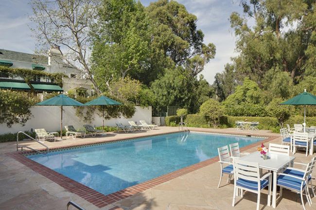 Taylor Swift Goldwyn Estate pool