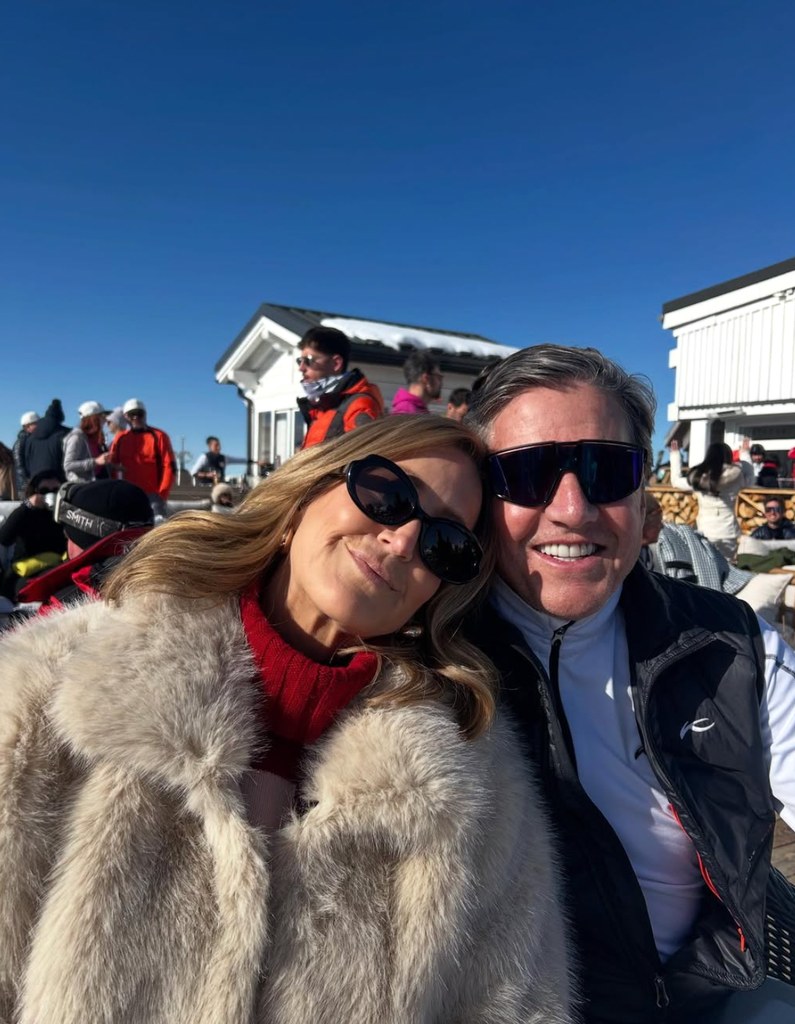 Photo partagée par Lara Spencer sur Instagram en février 2025 avec son mari Richard McVey à partir de vacances à Courchevel, en France,