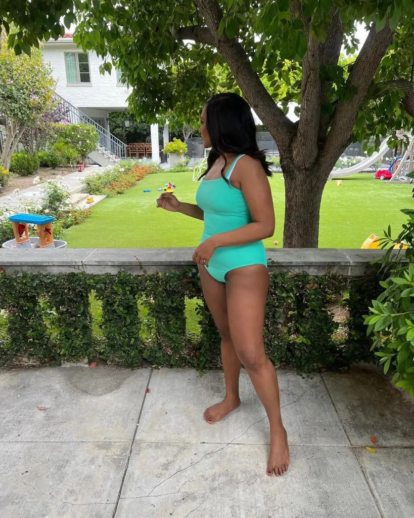 Mindy showcases her incredible physique just months after welcoming her third child