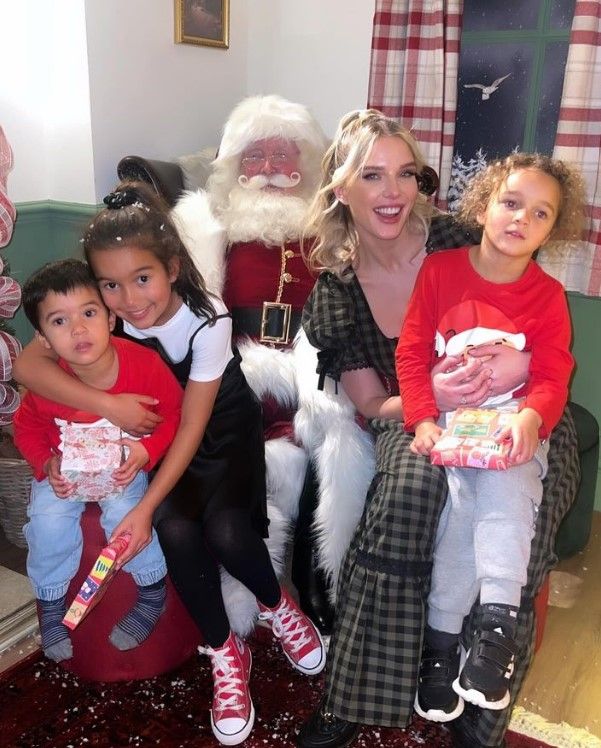 Helen Flanagan and her kids got all Christmassy