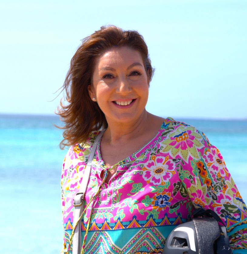 Jane McDonald in bright outfit