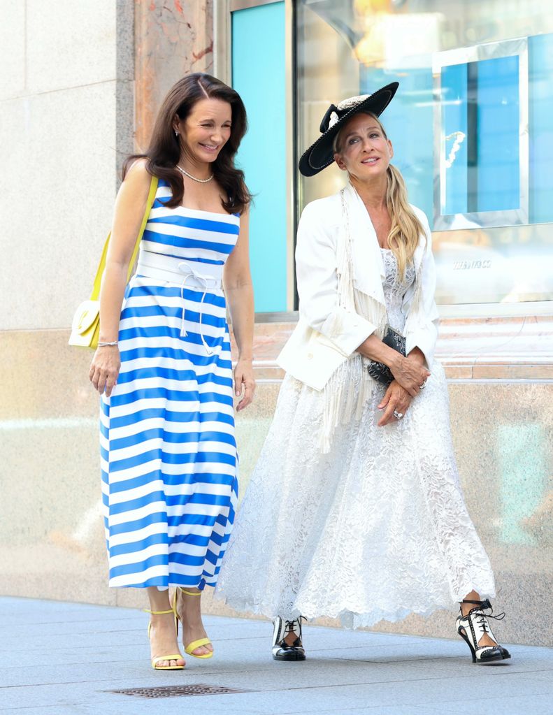  Kristin Davis and Sarah Jessica Parker are seen on the set of  'And Just Like That' series in Uptown, Manhattan on July 09, 2024 in New York City.  