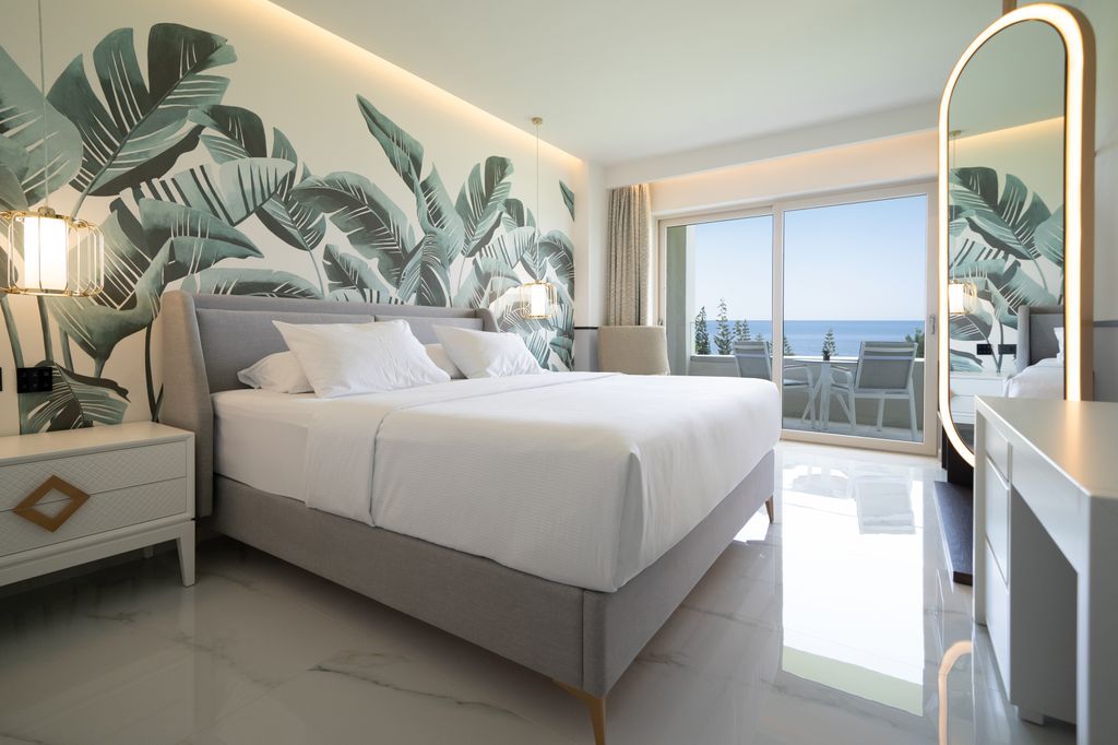 One of the hotel's many breathtaking ocean view rooms