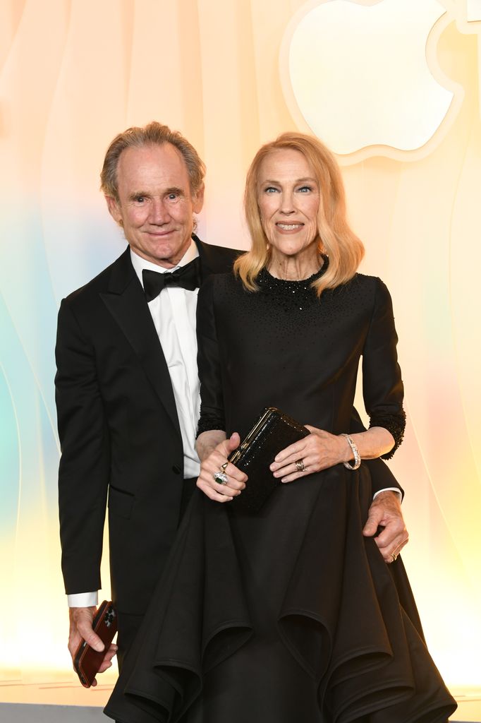 Catherine O'Hara et son mari Bo Welch ont été photographiés pour la dernière fois aux Emmy Awards en septembre, quatre mois avant sa mort. 