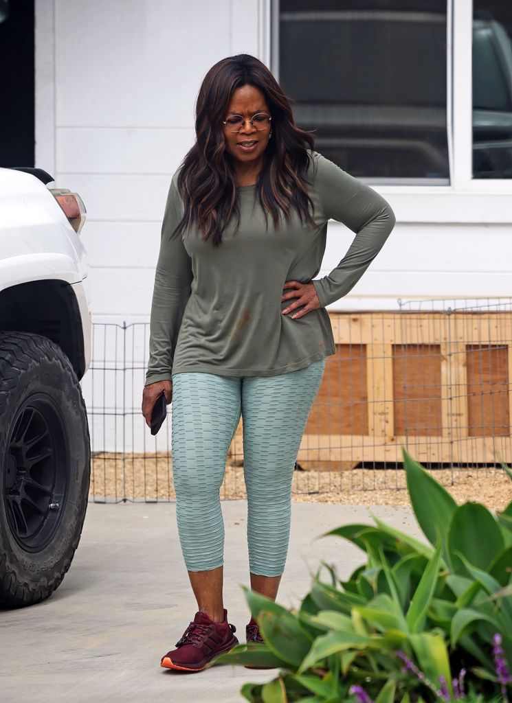 Oprah stuns in workout gear