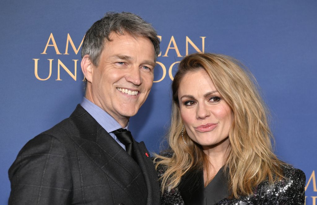 HOLLYWOOD, CALIFORNIA - DECEMBER 15: (L-R) Stephen Moyer and Anna Paquin attend the Los Angeles premiere of Lionsgate's "American Underdog" at TCL Chinese Theatre on December 15, 2021 in Hollywood, California. (Photo by Rodin Eckenroth/FilmMagic)