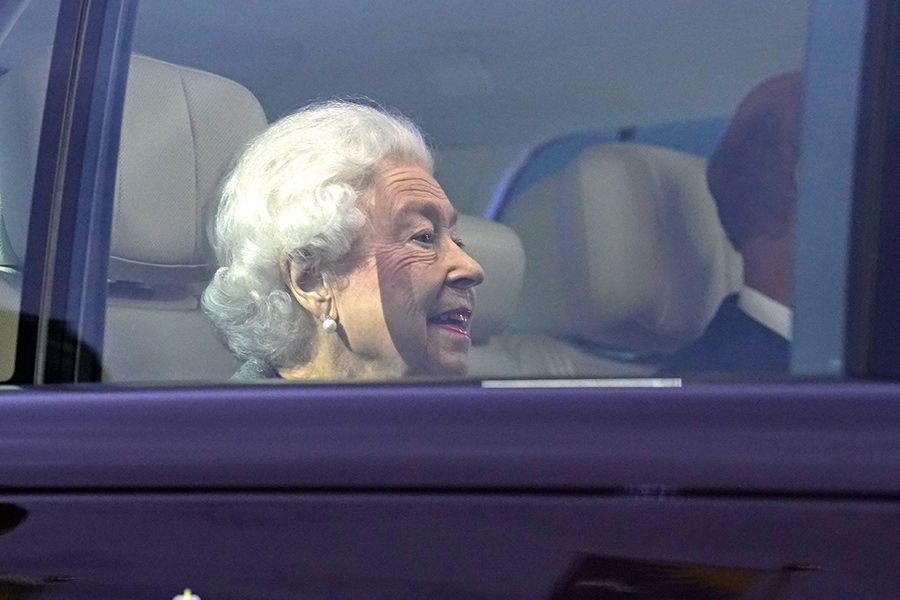 the queen at platinum celebration itv car
