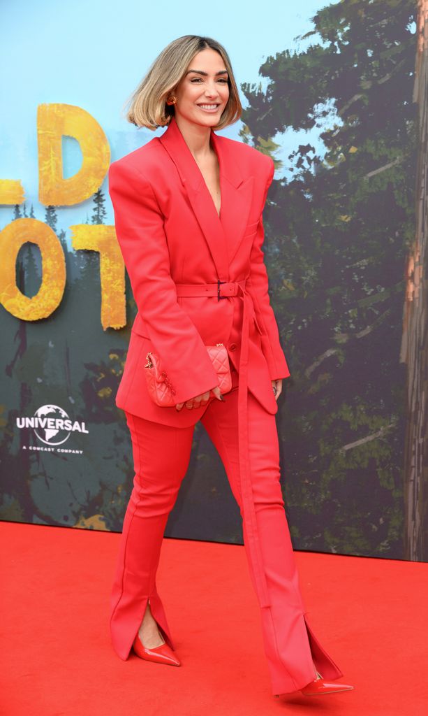     Saat Frankie Bridge datang ke pertemuan tersebut, dia mengenakan setelan merah "Robot Liar" Headline Gala pada Festival Film BFI London ke-68 di The Royal Festival Hall pada 13 Oktober 2024 di London, Inggris.