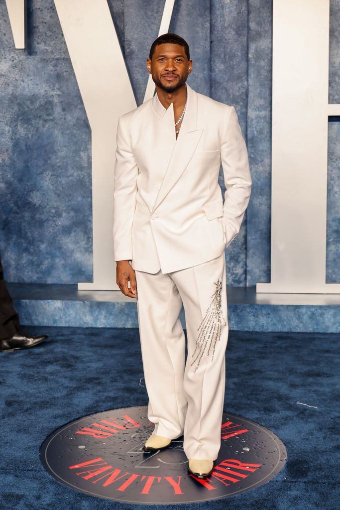 Usher attends the 2023 Vanity Fair Oscar Party Hosted By Radhika Jones at Wallis Annenberg Center for the Performing Arts on March 12, 2023 in Beverly Hills, California
