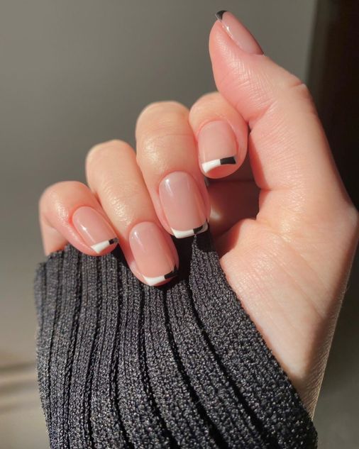 French manicure 3 black white.