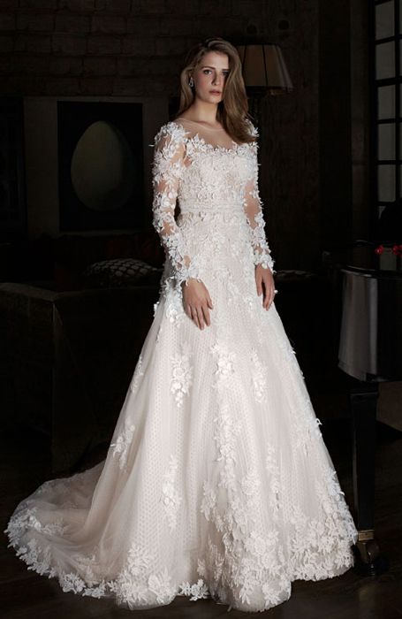 Mischa Barton charms as model for new bridal range | HELLO!