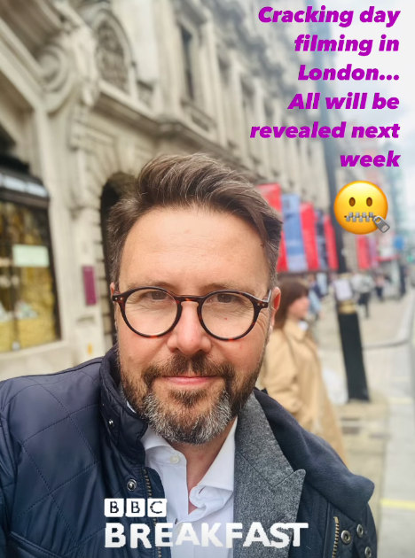 Jon Kay selfie in London