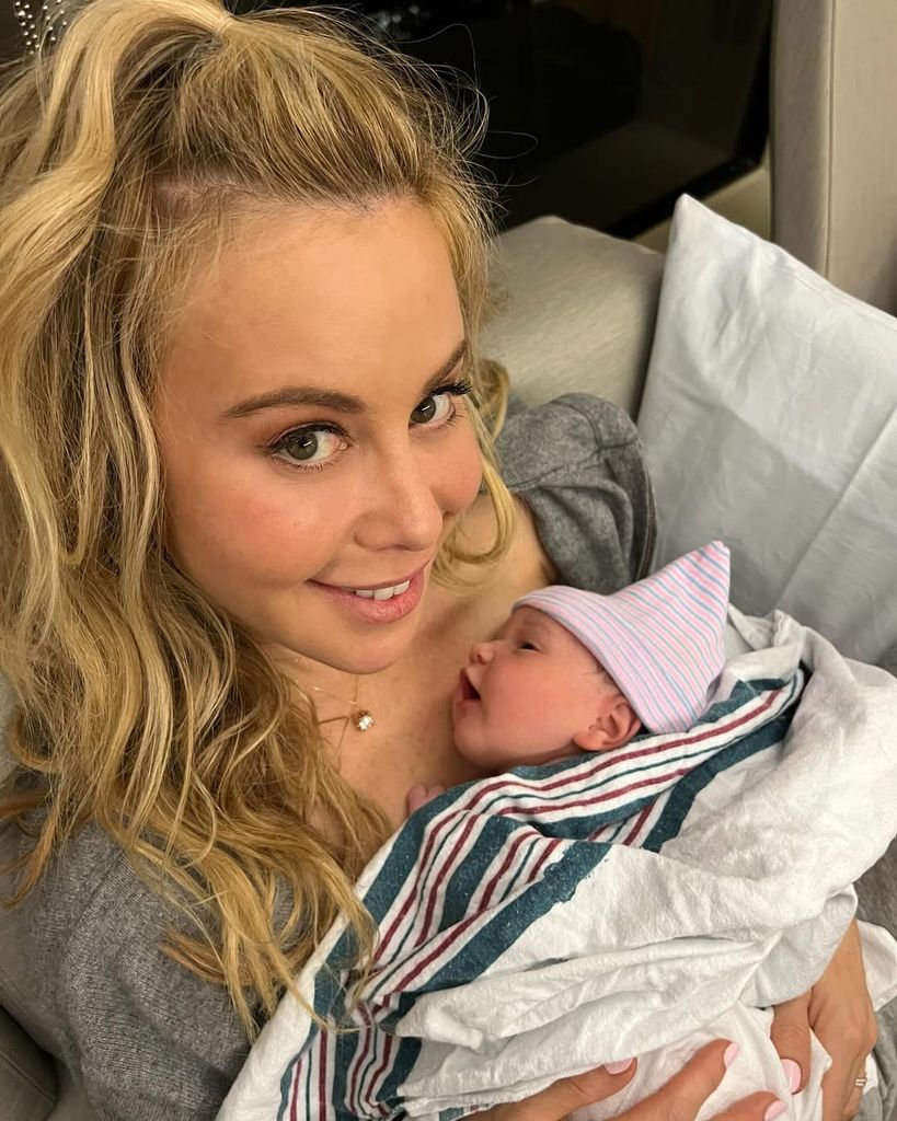 Tara Lipinski welcoming her daughter