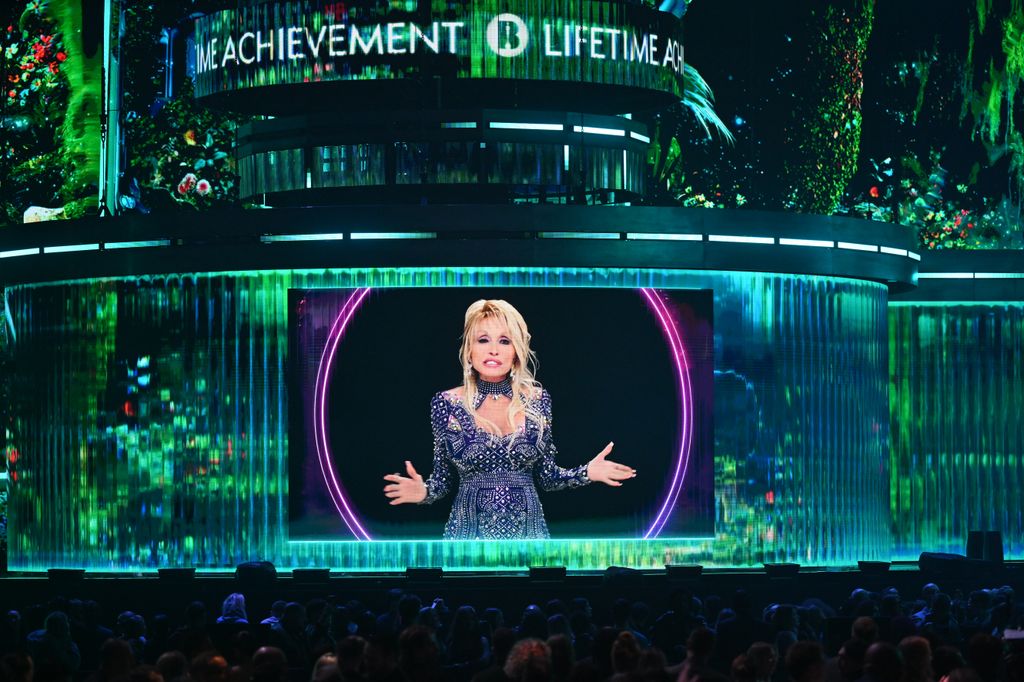 Dolly Parton a partagé un message vidéo pour rendre hommage à Ozzy Osbourne lors des BRIT Awards 