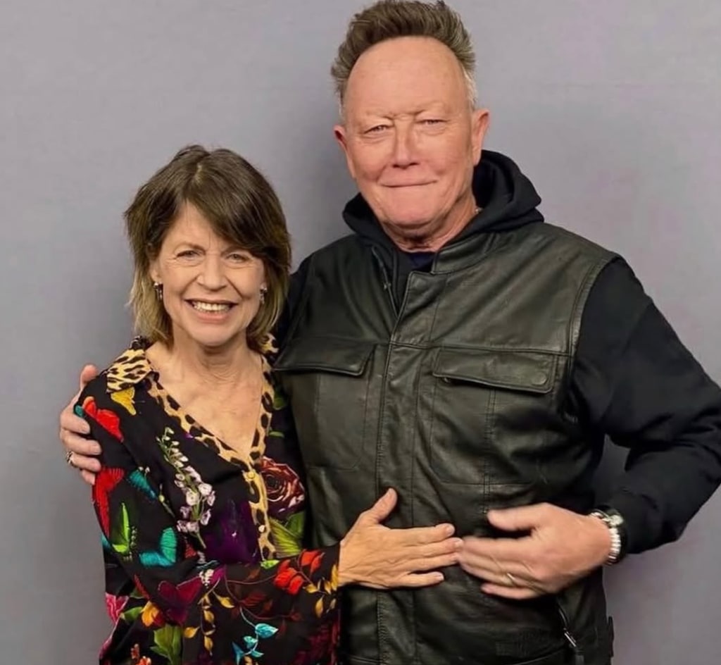 Linda Hamilton and Robert Patrick reunite