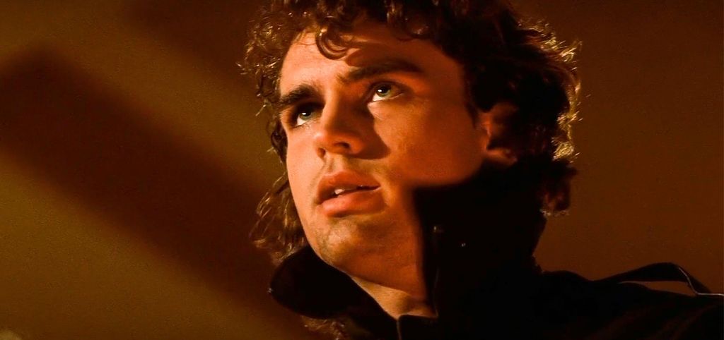 Jason Patric in The Lost Boys with curly hair