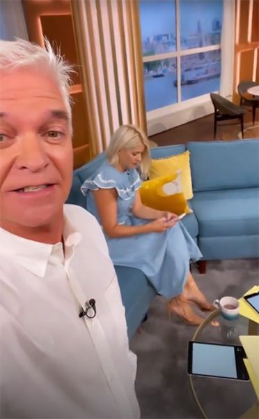 phillip schofield holly willoughby phone