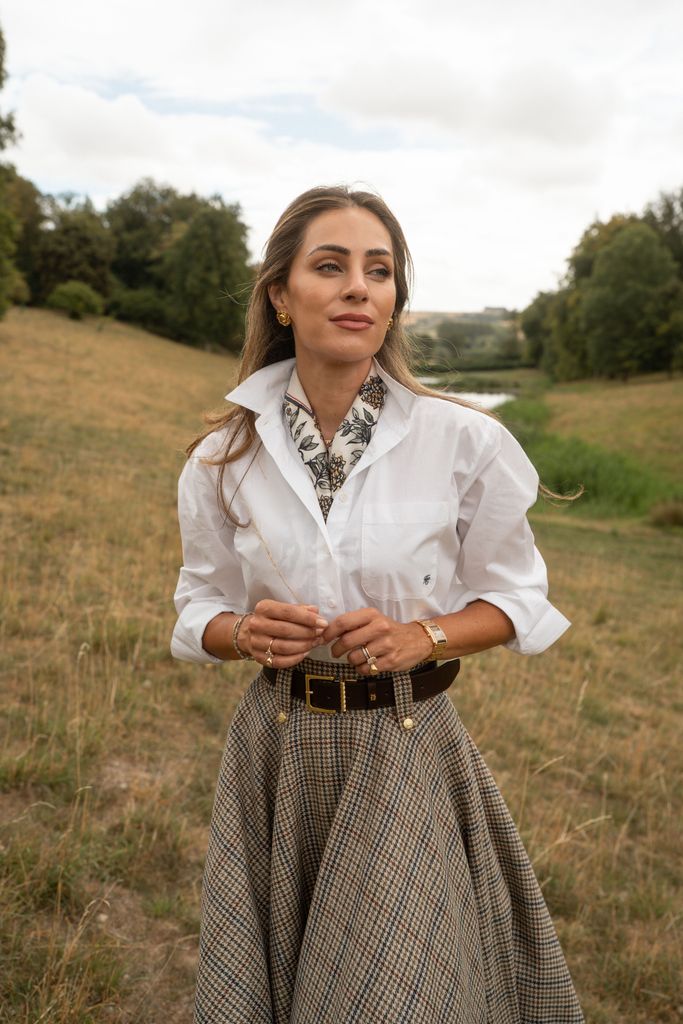 Inspired by Lydia's beloved horse, Atlas, this scarf reflects her connection to the countryside and the equestrian lifestyle she cherishes