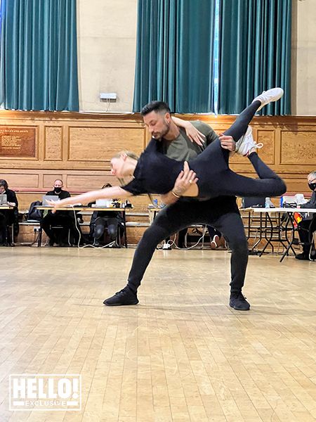 rose ayling ellis giovanni pernice rehearsing