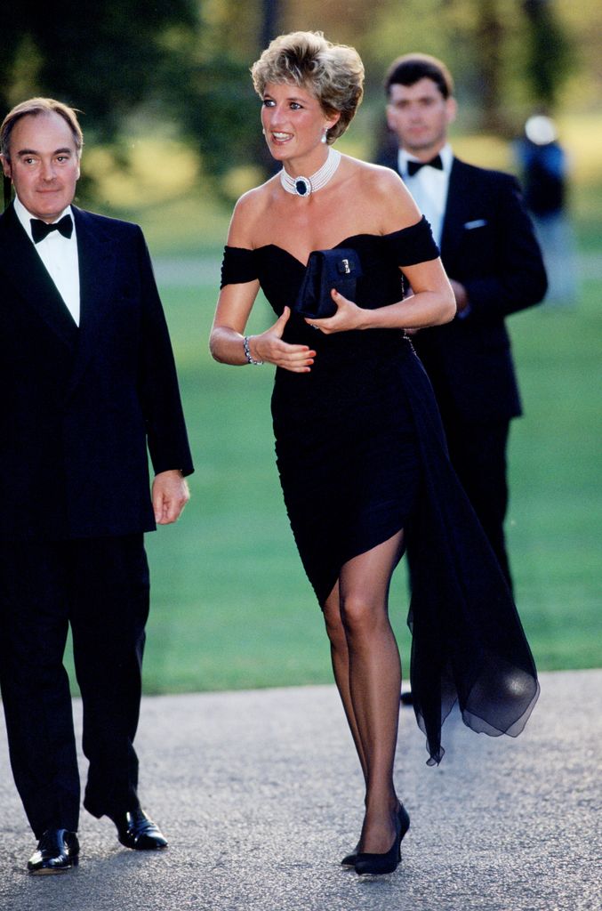 It is thought that Princess Diana wore the earrings for the last time as she attended a Gala at the Serpentine Gallery in Hyde Park on June 29, 1994 in London