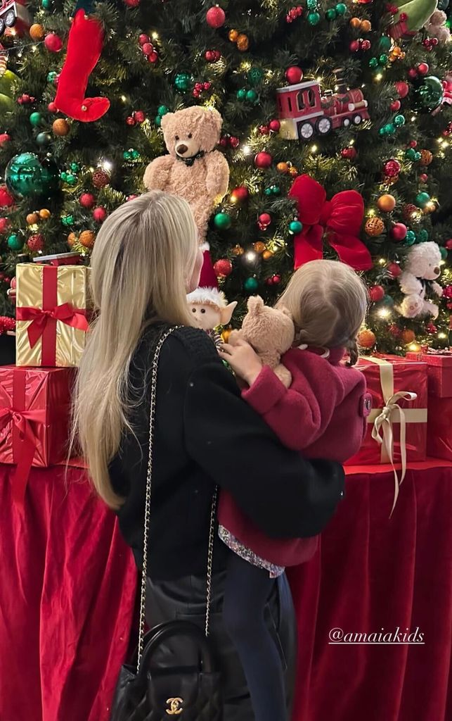 Lady Kitty and her daughter Athena got into the Christmas spirit