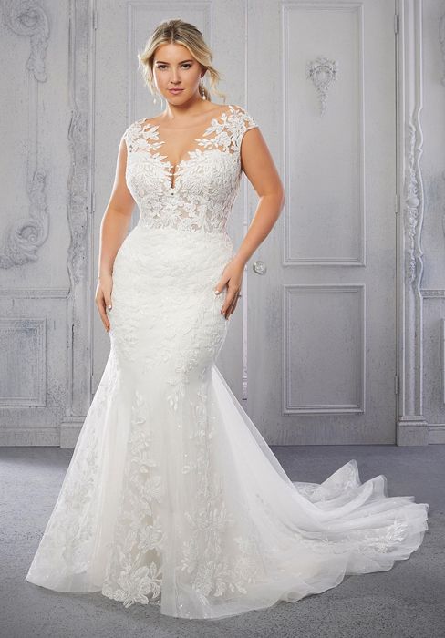 How to Find the Best Plus-Size Wedding Dress - Bellatory