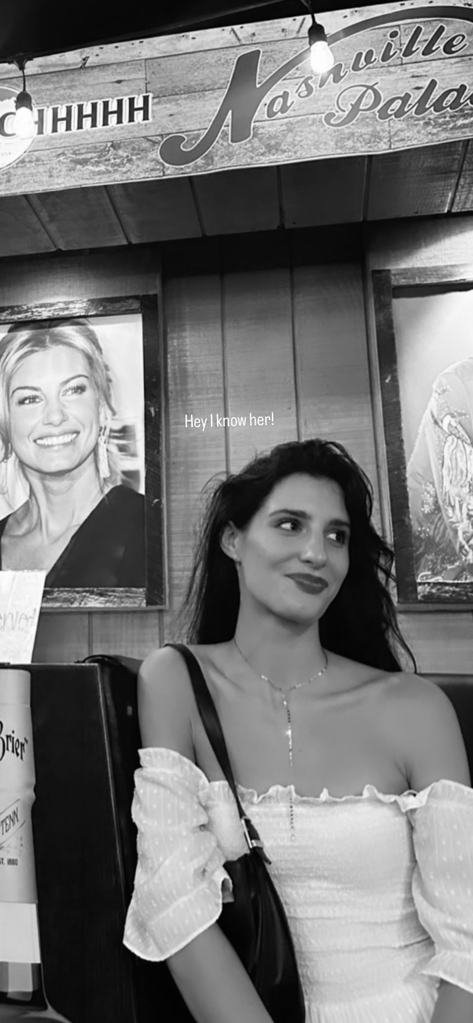 audrey mcgraw with photo of faith hill