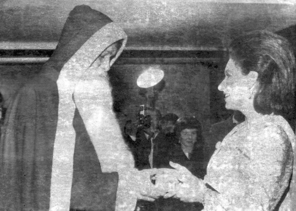 Princess Margaret met Santa at a student ball