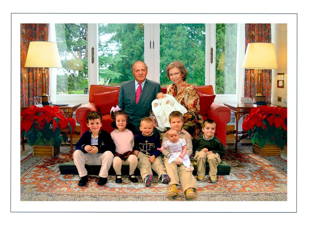 The Spanish royal family Christmas photo 2005
