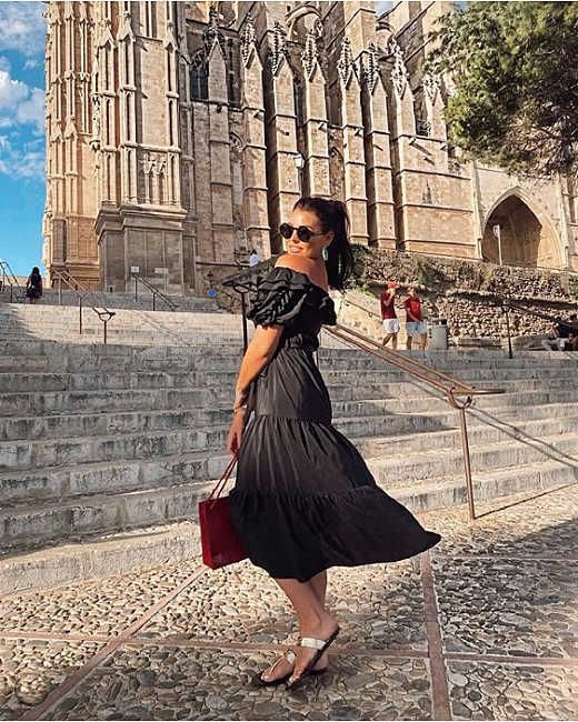 Jessica Wright teams her Gucci sandals with the perfect high-street ...