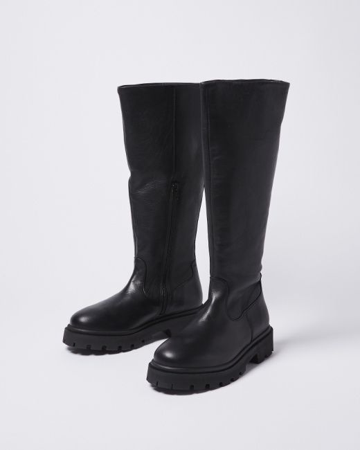 top fashion trends 2022 payday buys black boots