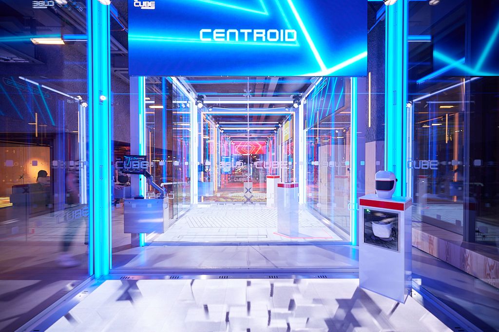Take on The Cube in Canary Wharf